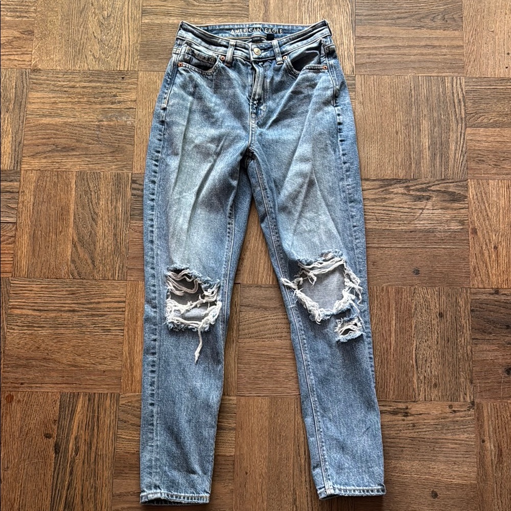 AE Strigid ripped mom jean